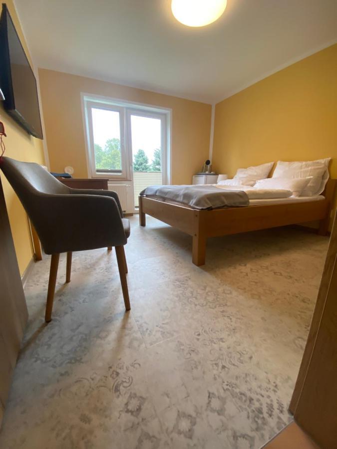 Vorsicht Hotel Deyelsdorf Exteriör bild